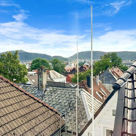 View To Bryggen - Renovated Dec 24 - Historic Cobblestone Street Διαμέρισμα Μπέργκεν Εξωτερικό φωτογραφία