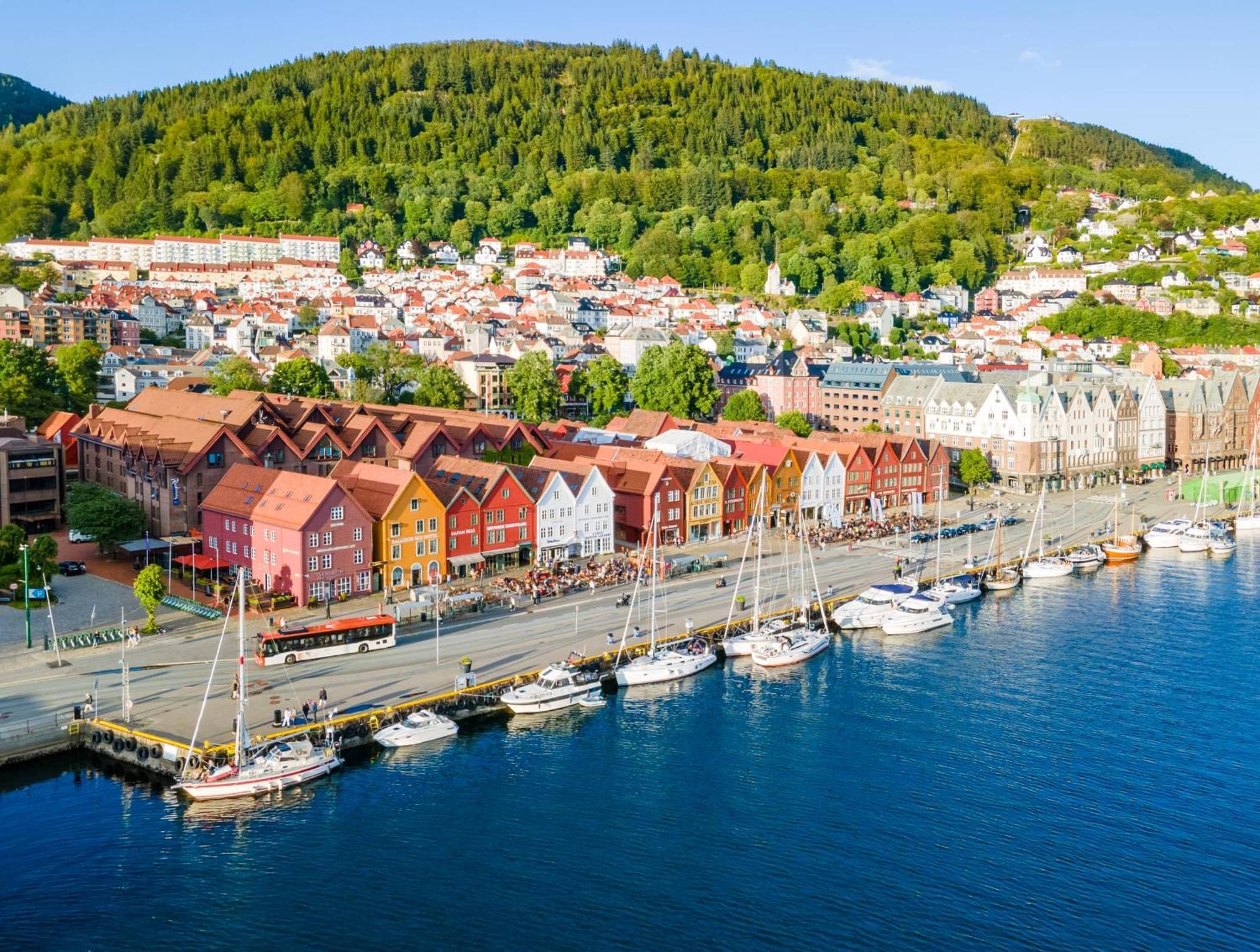 View To Bryggen - Renovated Dec 24 - Historic Cobblestone Street Διαμέρισμα Μπέργκεν Εξωτερικό φωτογραφία