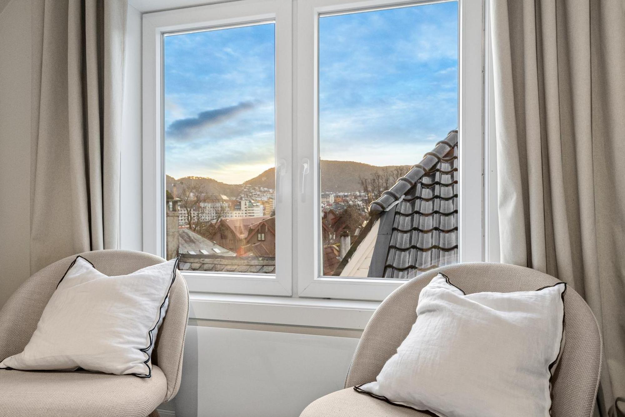 View To Bryggen - Renovated Dec 24 - Historic Cobblestone Street Διαμέρισμα Μπέργκεν Εξωτερικό φωτογραφία
